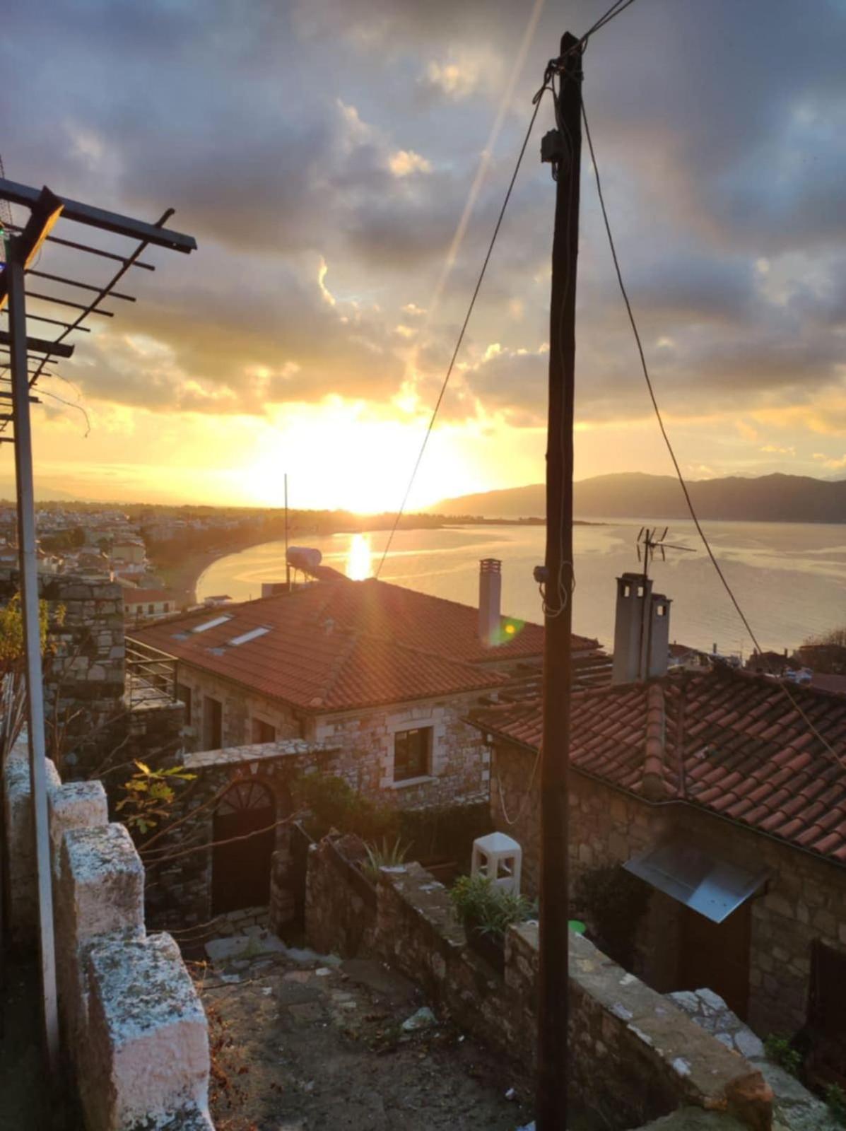 Stone Clock'S House Apartment Nafpaktos Exterior photo